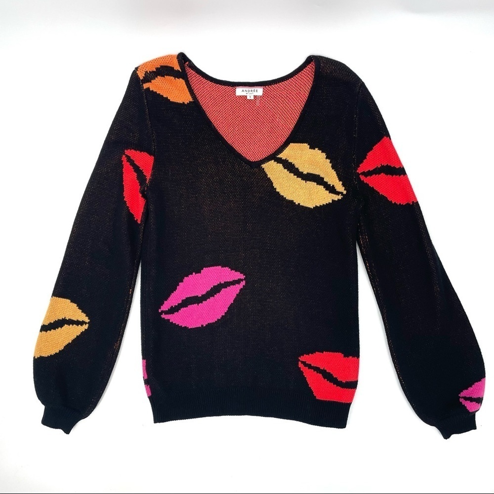 Andree by Unit Black Lip Stick Pullover Sweater